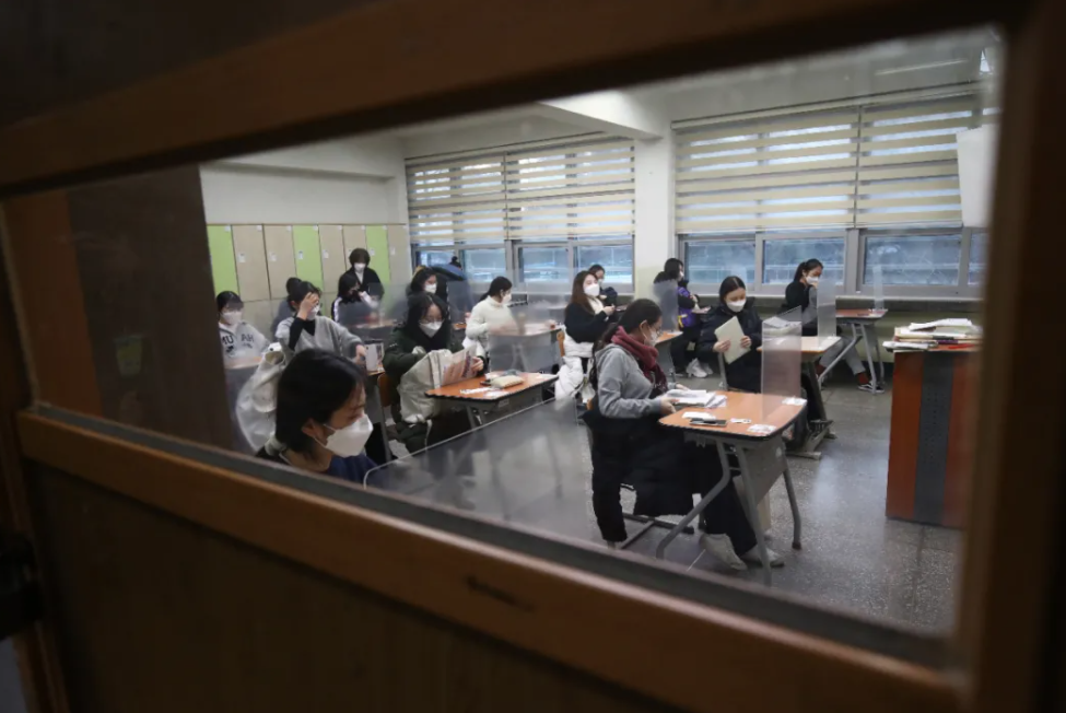【世界知识】韩国大学面临倒闭危机